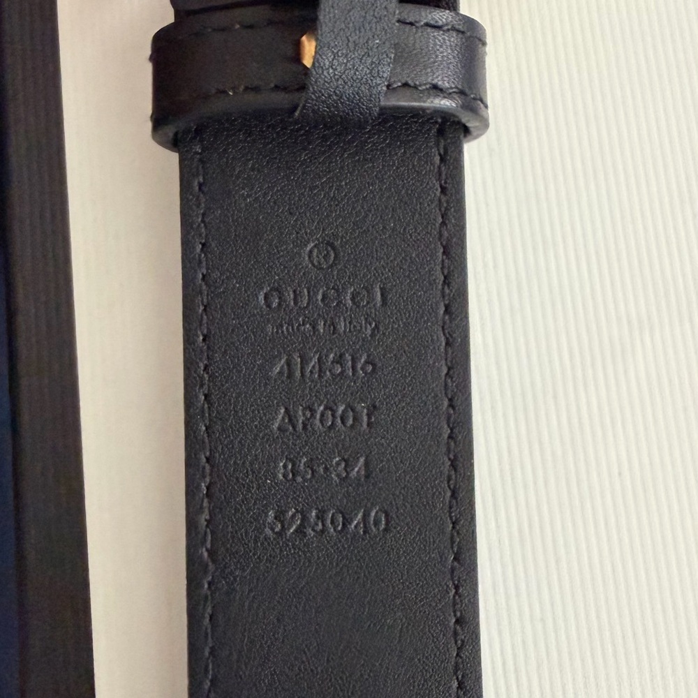Gucci Black Leather Belt with Gold GG Buckle - Picture 6 of 6